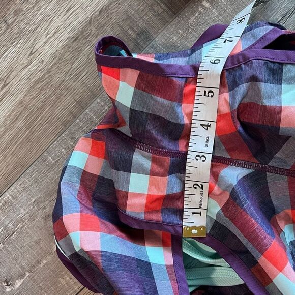 Lululemon Athletica Tracker Running
Shorts Berry Yum Size 2 - Picture 9 of 9